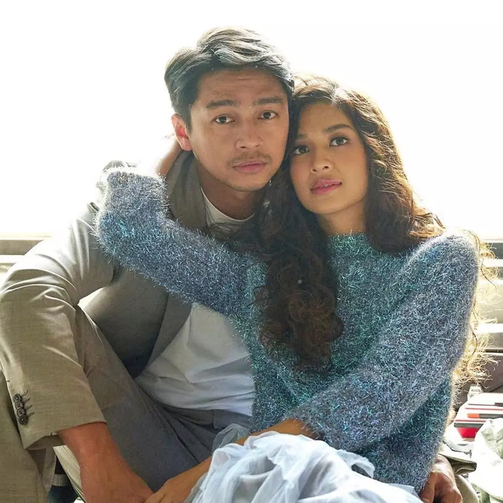 Mikha Tambayong disebut terlalu kurus, 9 potret preweddingnya bersama Deva Mahenra bikin salah fokus