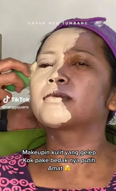 Wanita berkulit eksotis dirias MUA jadi manten © 2022 TikTok