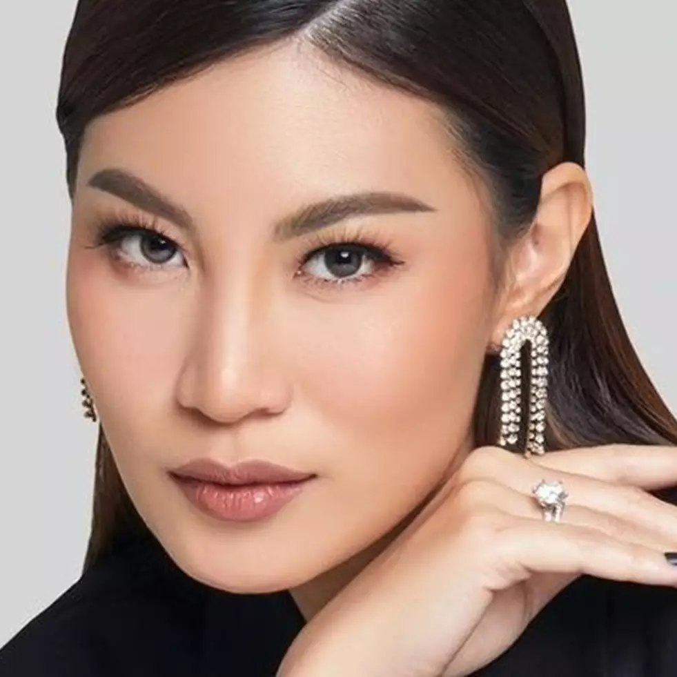 Wajahnya tampak sehat tanpa jerawat, intip 5 rahasia perawatan ala Patricia Gouw