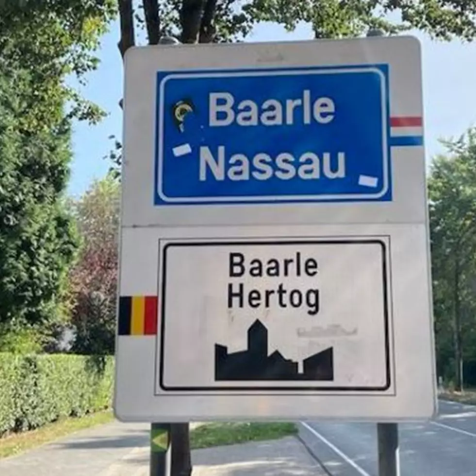 Perbatasan Belanda dan Belgia ini unik banget, ada banyak rumah yang berdiri di 2 negara
