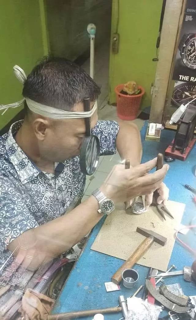 cara absurd atasi masalah bikin senyum kecut © berbagai sumber