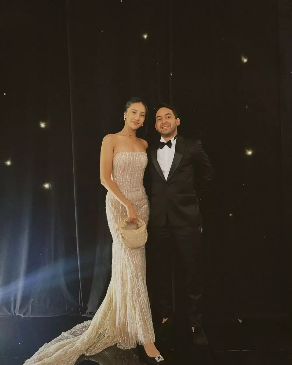 gaya seleb ke kondangan bareng pacar © Instagram gaya seleb ke kondangan bareng pacar © Instagram