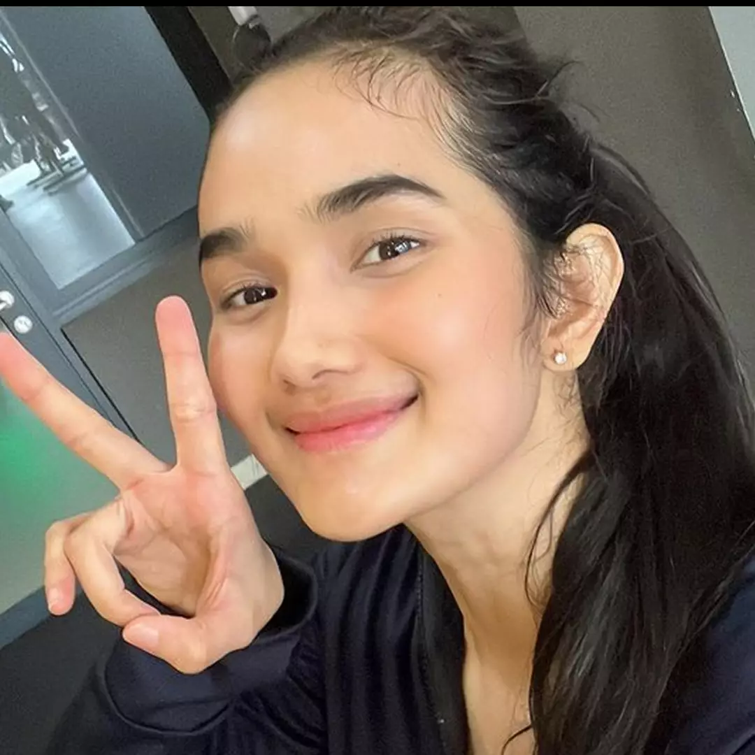 Sindir soal childfree, Faby Marcelia pamer gaya bak ABG setelah punya dua anak