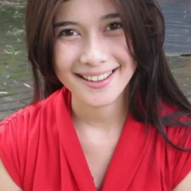 Punya 3 anak tapi tak bikin cepat tua, 11 transformasi Iris Wullur ini bukti parasnya nggak berubah