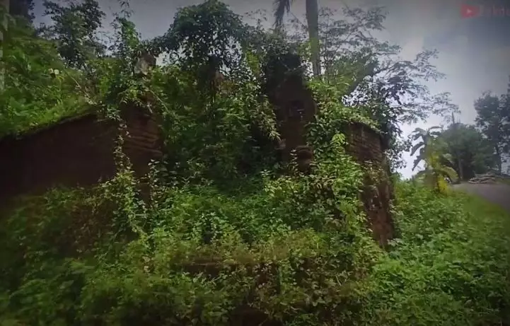 Vila mewah yang terbengkalai di puncak bukit YouTube