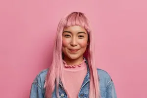 Tak perlu bingung, begini 5 cara memilih warna rambut sesuai dengan karakter diri