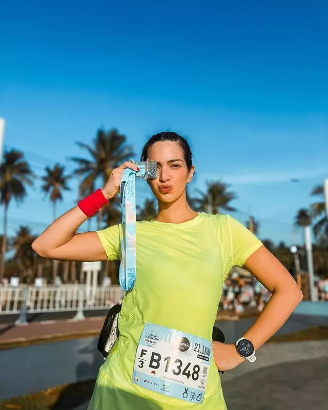 Nia Ramadhani lari maraton 21 kilometer © berbagai sumber