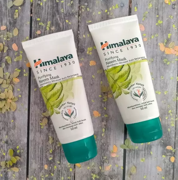 7 Rekomendasi scrub wajah untuk kulit berminyak harga di bawah Rp 50