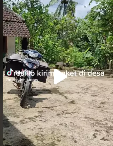 Kurir antar barang endingnya tak terduga © 2023 brilio.net Kurir antar barang endingnya tak terduga © 2023 brilio.net