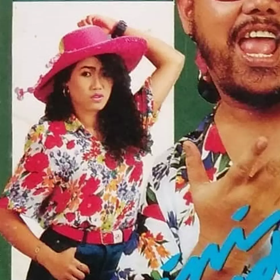 Pemeran Mia di Tersanjung season 6 ini aktif jadi penyanyi religi, intip 11 potret terbarunya