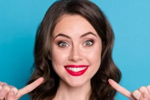 Hanya pakai 3 bahan, begini cara membuat lip matte sendiri untuk tutupi warna bibir