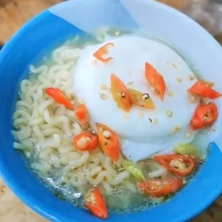 Trik merebus telur untuk mi instan agar tidak berbusa dan bentuknya bulat cantik