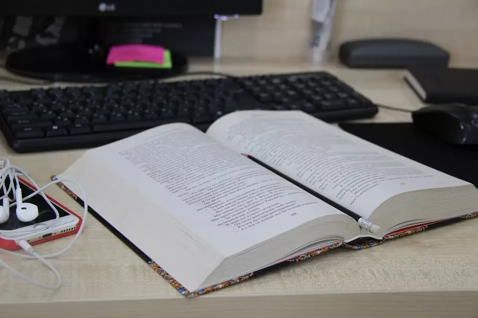 Contoh kata perumpamaan © 2023 brilio.net Contoh kata perumpamaan © 2023 brilio.net