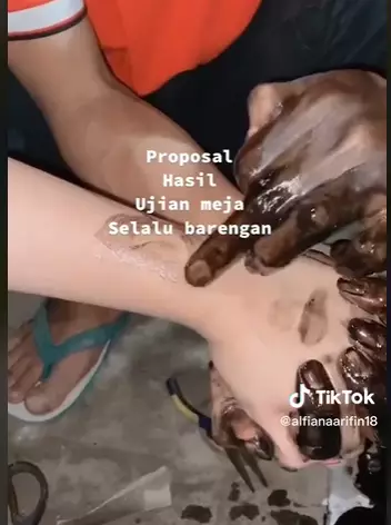 kisah cinta anak bengkel © 2023 brilio.net