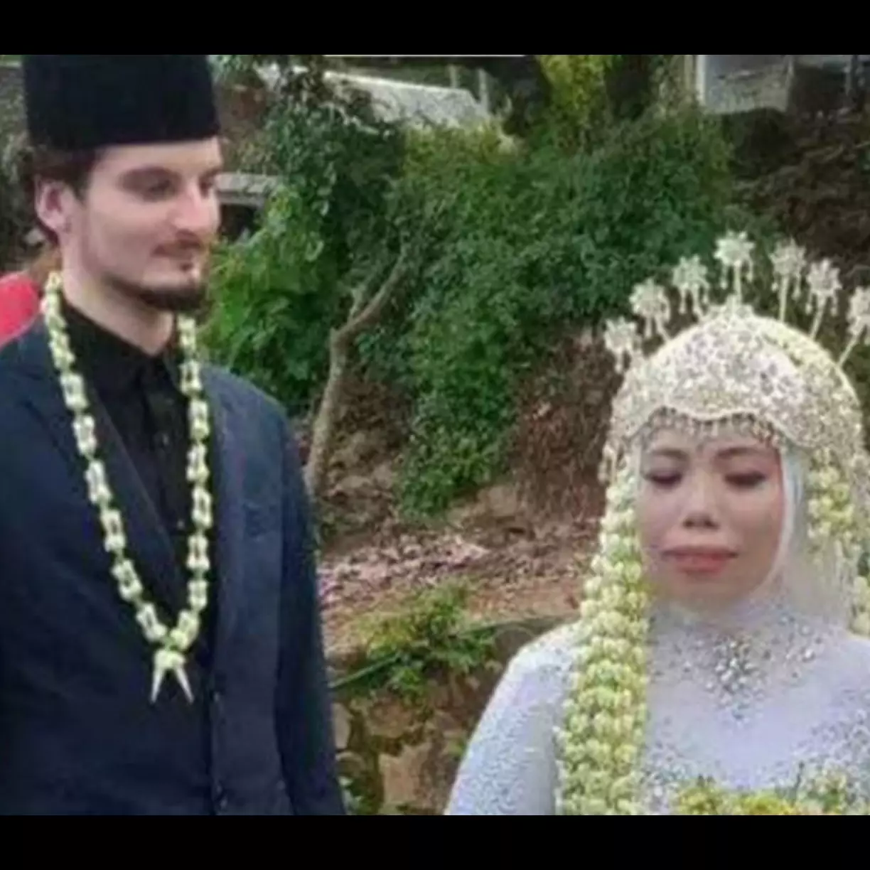 Ustazah asal Lombok berjodoh dengan bule Belgia karena aplikasi dating, begini cerita lengkapnya