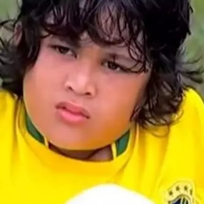 9 Potret dulu dan kini kakak Wati di sinetron Ronaldowati, dari imut jadi macho dengan kumis tipis