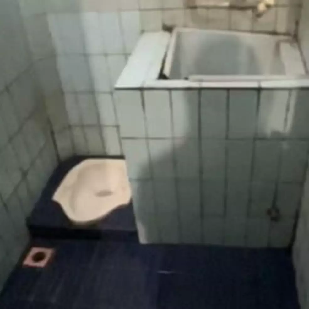 Makeover kamar mandi kusam jadi rapi dan estetik pol, transformasinya bikin melongo