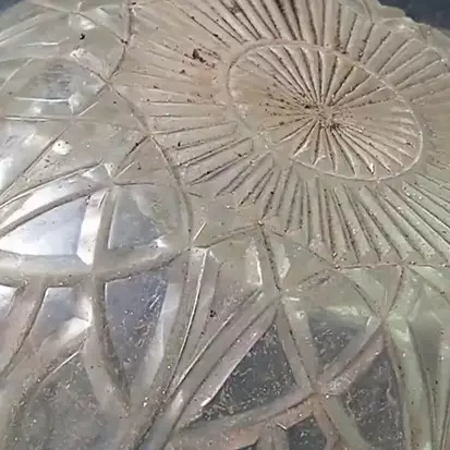 Cara mencuci mangkuk kaca yang sudah kusam dan kotor, bisa kinclong tanpa sabun