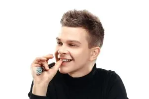 3 Cara mudah riasan makeup pria antidempul, terlihat lebih natural dan tahan lama