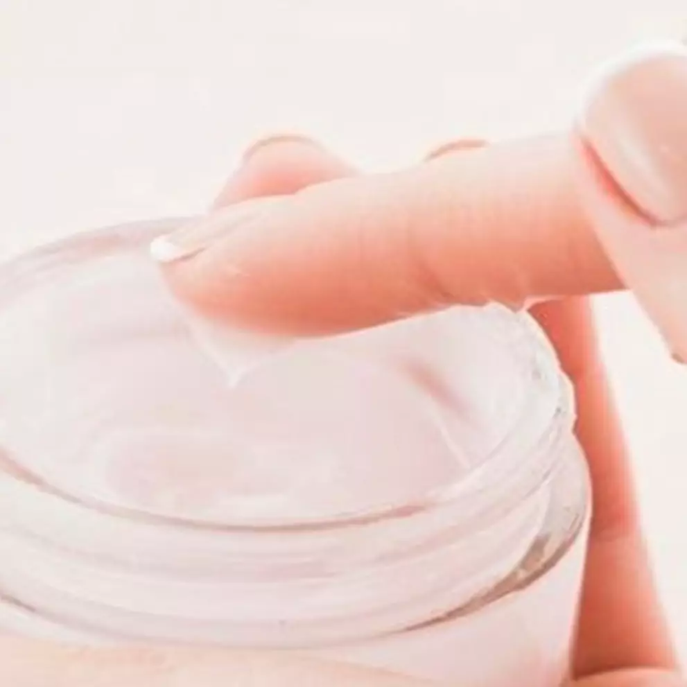 Hanya pakai 2 bahan dapur, ini cara bikin moisturizer untuk menghidrasi kulit seharian