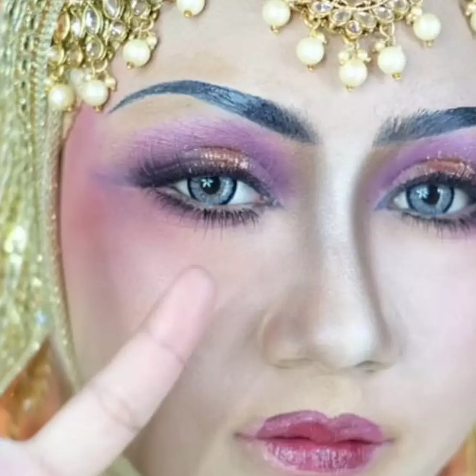 Pengantin ini minta rias ulang MUA usai dirias budenya, perbedaannya bikin takjub