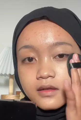 Transformasi makeup ala ulzzang Korea © 2023 brilio.net