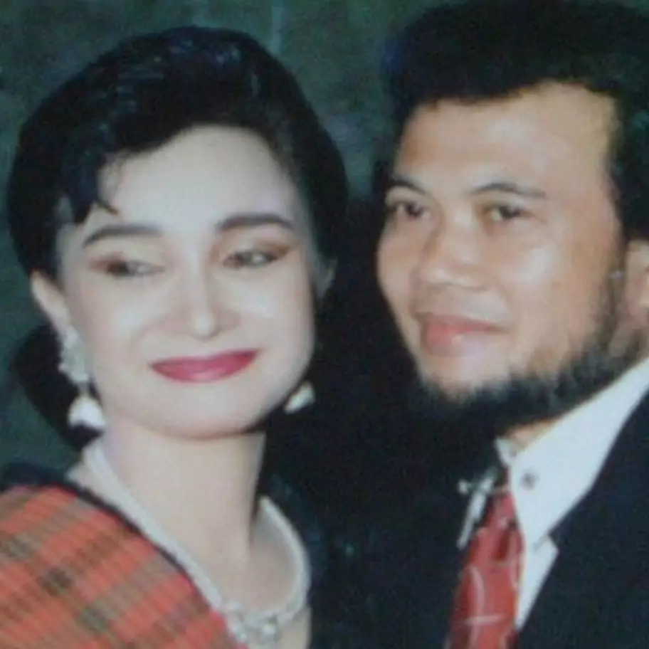  9 Potret transformasi Rhoma Irama dan Ricca Rachim, dari cinlok berlabuh ke pelaminan