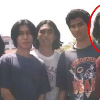 Momen ulang tahun sederhana Adam Sheila On 7, kehadiran Sakti yang sudah berhijrah jadi sorotan