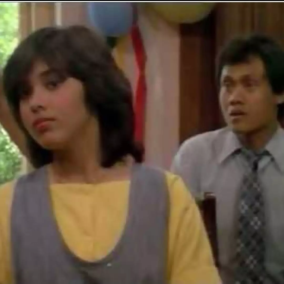 Gadis cantik idola trio Warkop DKI ini pemilik rumah produksi, intip 11 potret terbarunya