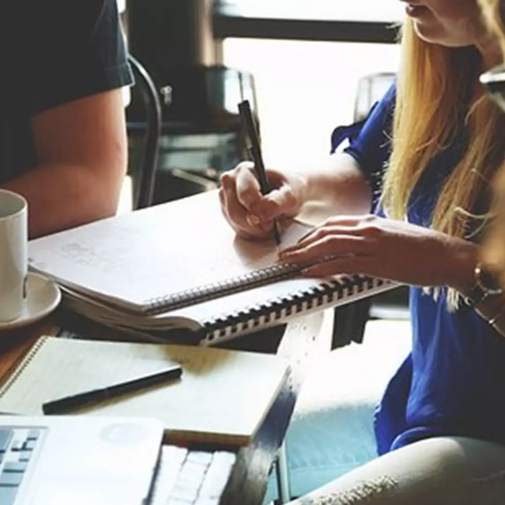 35 Contoh kata lugas, ketahui ciri-ciri dan jenisnya