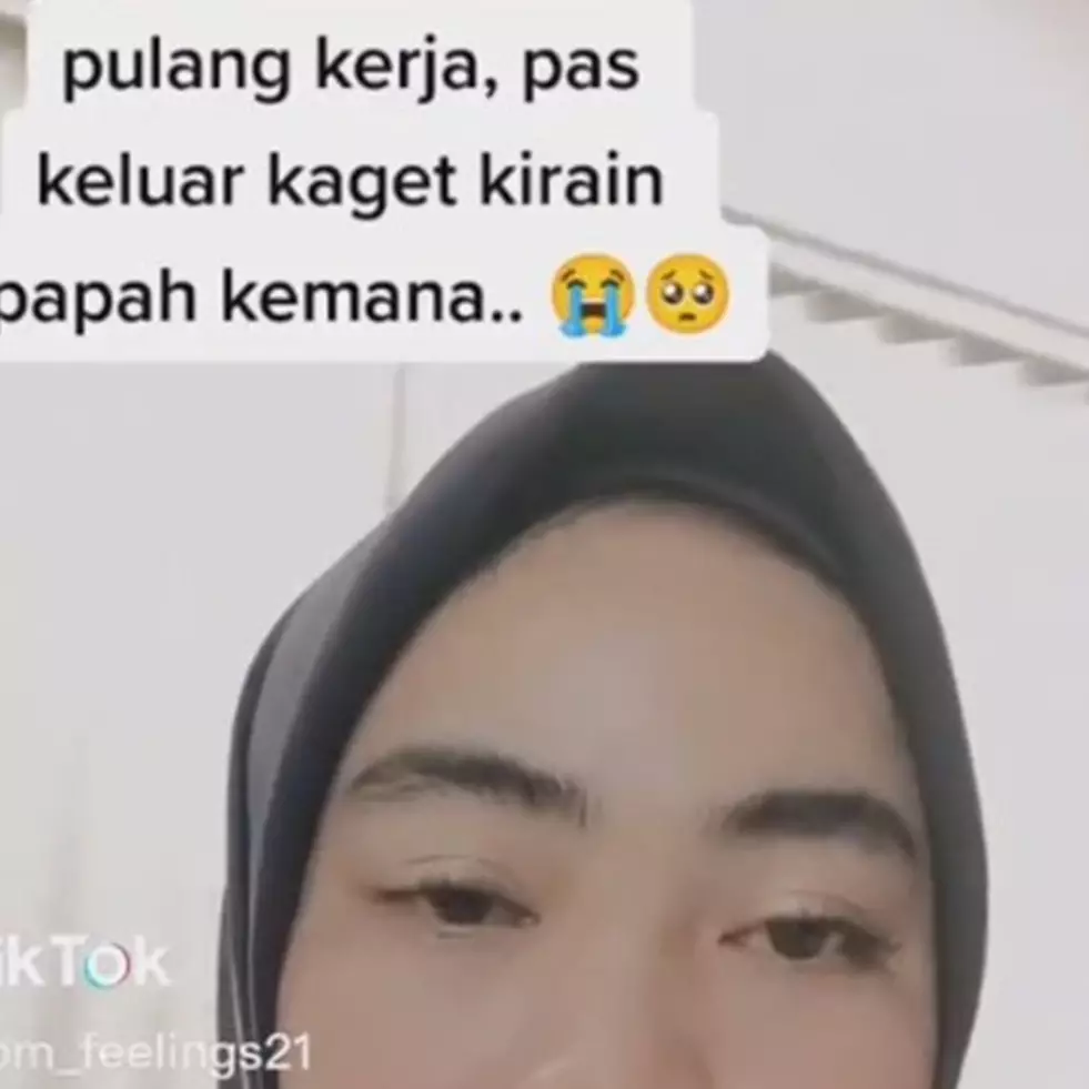 Bukti sayang kepada anak, momen ayah ketiduran karena menunggu saat jemput anak ini bikin haru