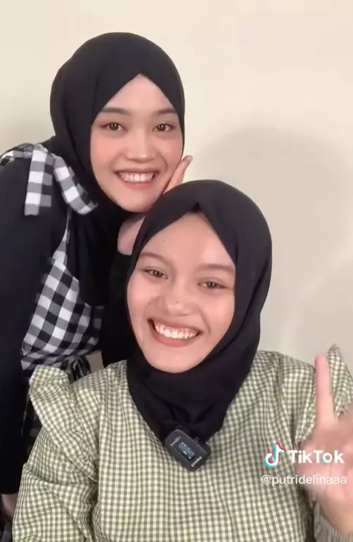 momen putri delina ketemu kembaran © berbagai sumber