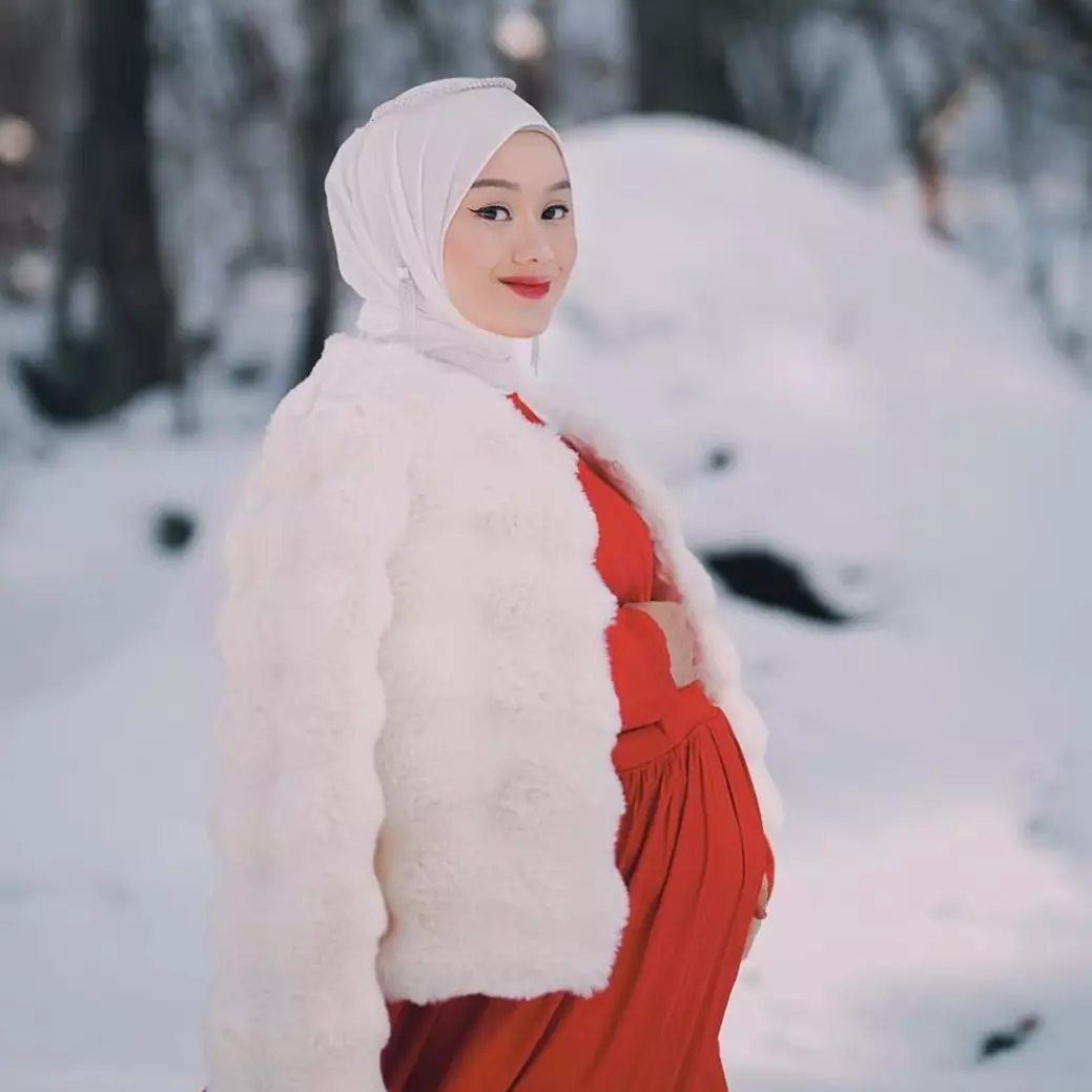 Sempat keguguran bayi kembar, intip 9 perjalanan kehamilan Dinda Hauw hingga melahirkan anak kedua