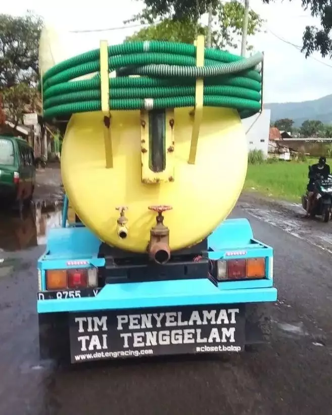 tulisan truk sedot wc © berbagai sumber