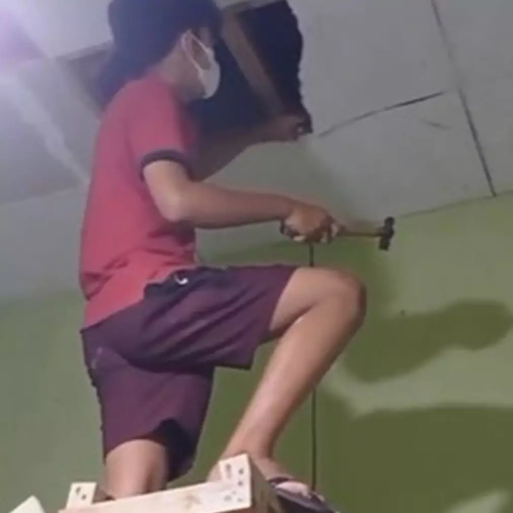 Tadinya terlihat sederhana dan tak tertata, hasil akhir makeover dapur ini estetik abis