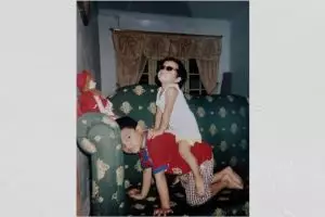 Bocah lucu pakai kacamata ini sukses jadi selebgram top, intip 11 potret terbarunya makin menawan