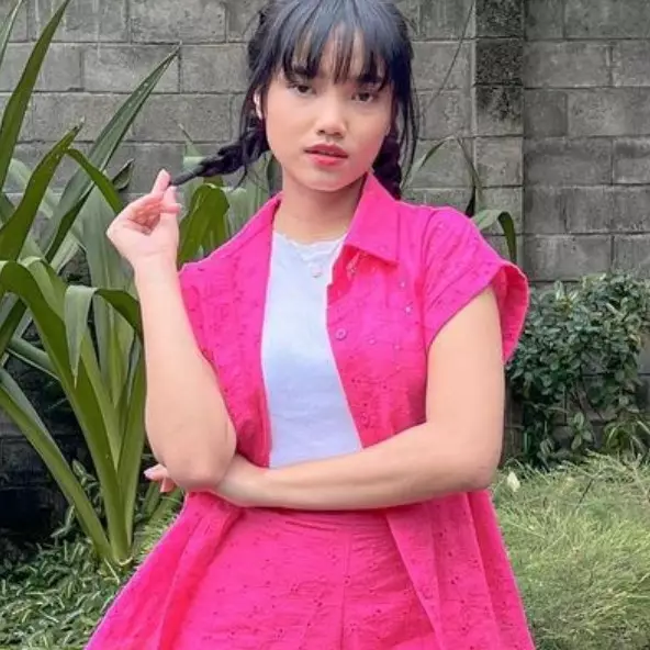 Pamer punya hunian di usia 20 tahun, begini penampakan fasad rumah baru Fuji yang ditaksir Rp 12 M