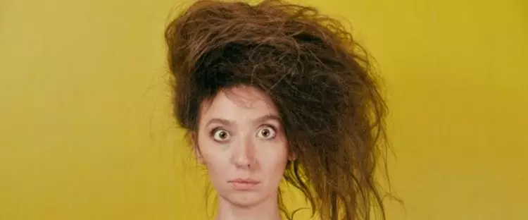 Trik atasi rambut mengembang ini cuma pakai 1 bahan dapur, bikin halus dan cepat panjang