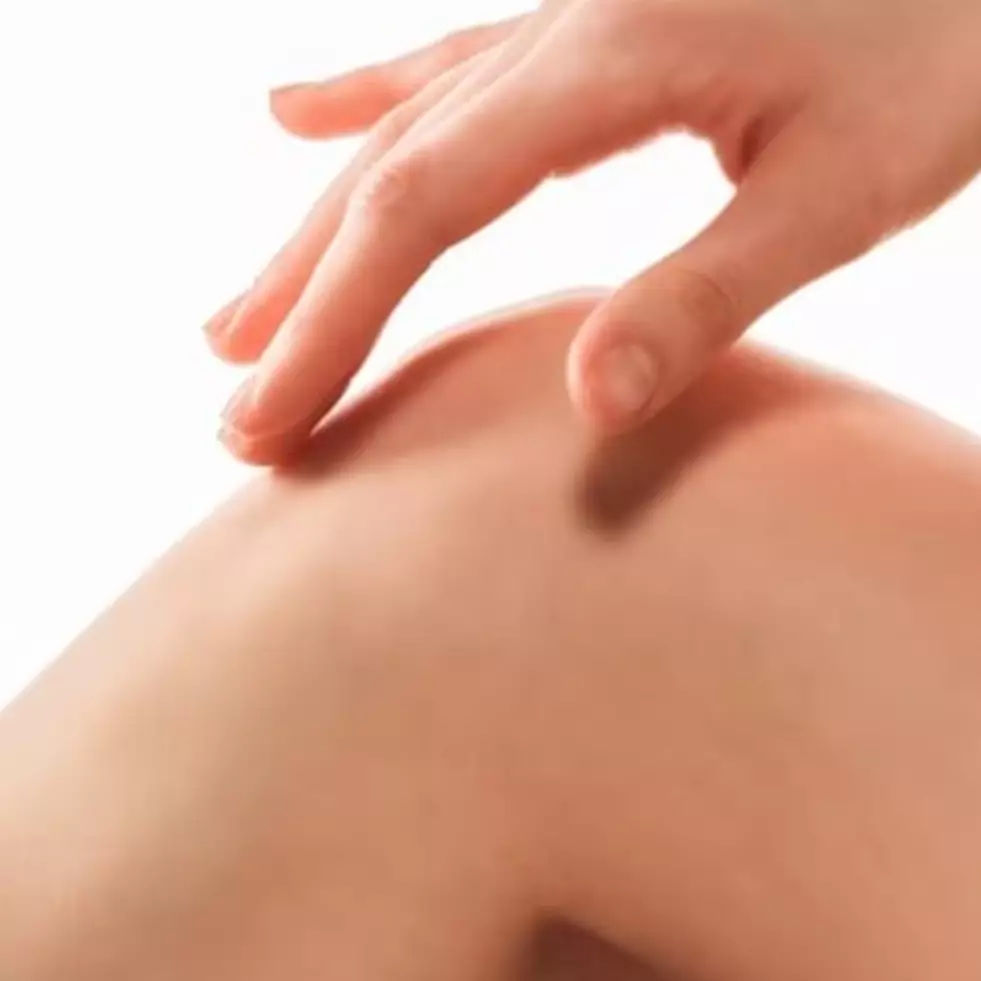 Tak perlu pakai krim pencerah, trik atasi lutut menghitam ini cukup gunakan 2 bahan sederhana