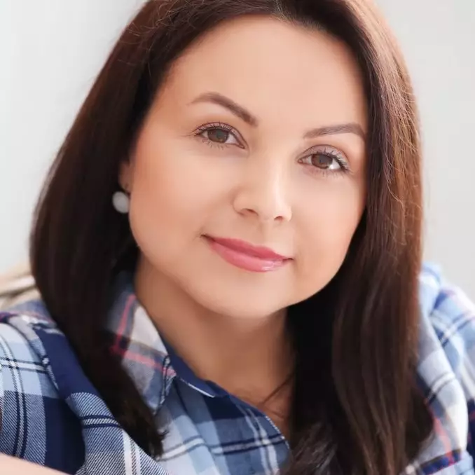 9 Step makeup agar terlihat awet muda untuk usia 40 tahun, bantu tutupi kerutan dan flek hitam 