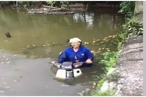 Nggak habis pikir, 13 momen tak terduga saat di sungai ini bikin geleng kepala sambil tepuk jidat
