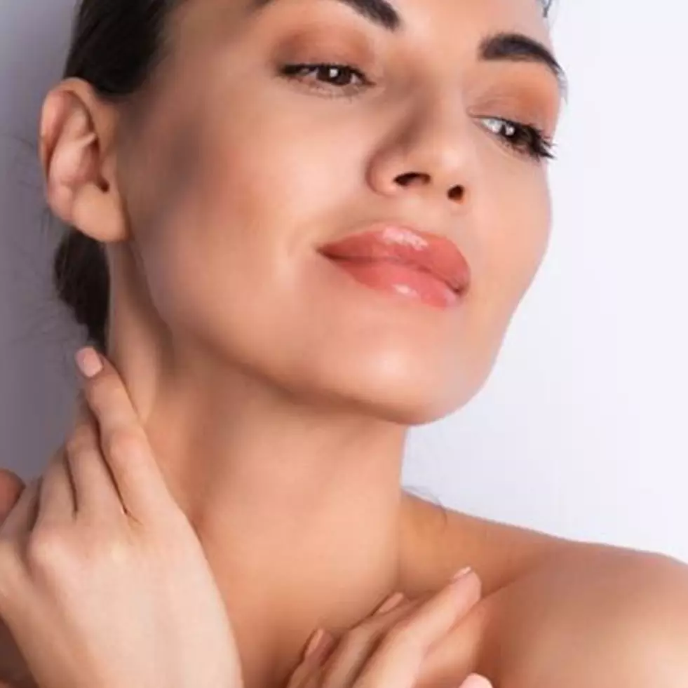 9 Kelebihan rutin pakai hyaluronic acid bagi wajah, bikin kulit lembap dan awet muda