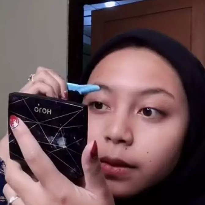 Biasa rias orang lain MUA ini pilih makeup sendiri di nikahannya, skill dan hasilnya banjir pujian