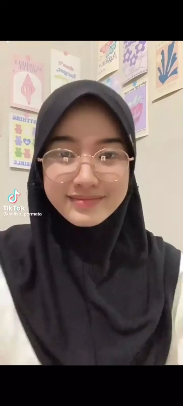 wanita ini sukses bikin pangling netizen karena mirip Kazuha Le Sserafim © berbagai sumber