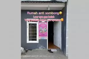 Rumah antisombong luarnya buluk interior bak apartemen mungil modern, bikin tertipu