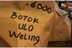 11 Tulisan lucu di bungkus kertas makanan ini bikin pembeli 'mak deg'