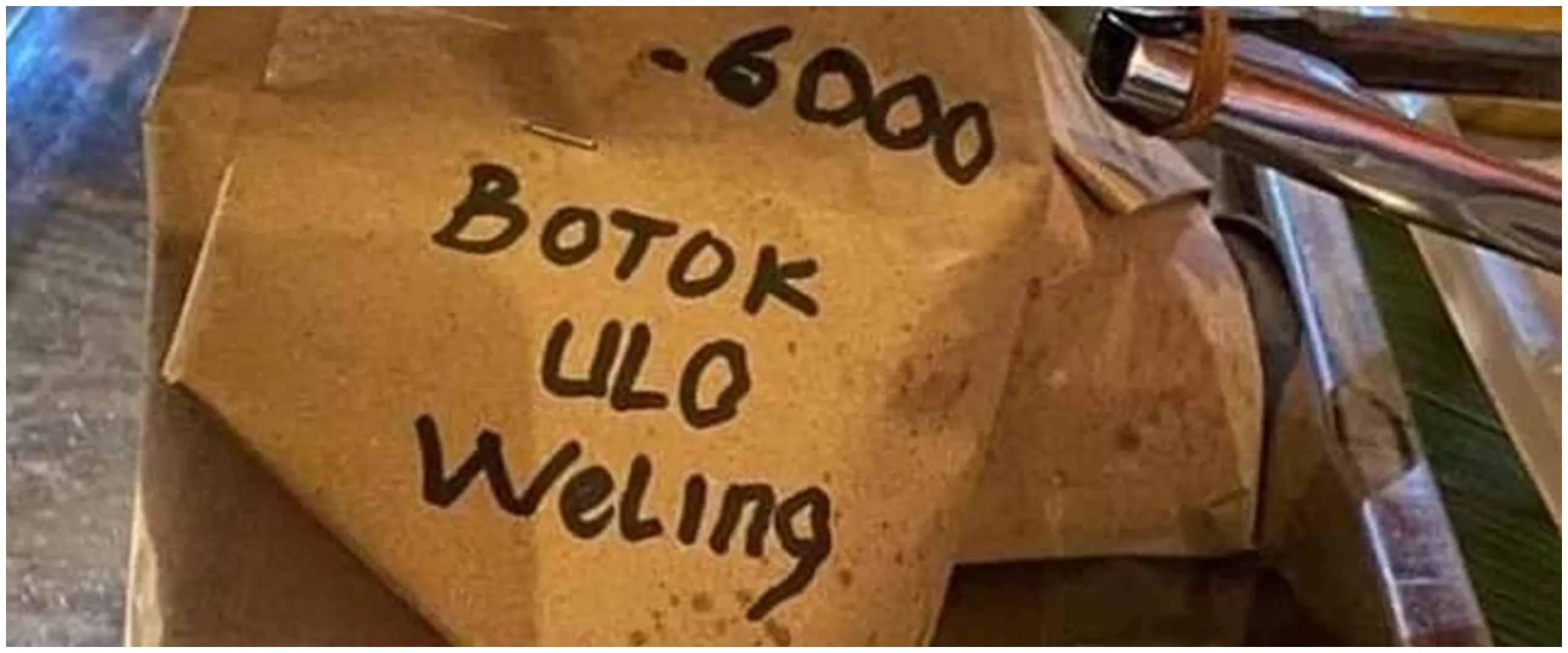 11 Tulisan lucu di bungkus kertas makanan ini bikin pembeli 'mak deg'