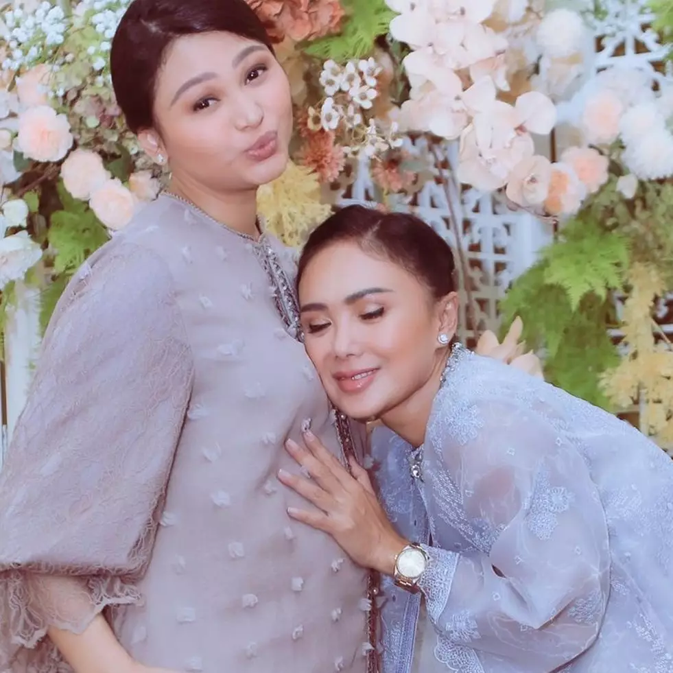9 Momen tasyakuran tujuh bulan kehamilan kedua adik Yuni Shara, sekaligus rayakan ulang tahun