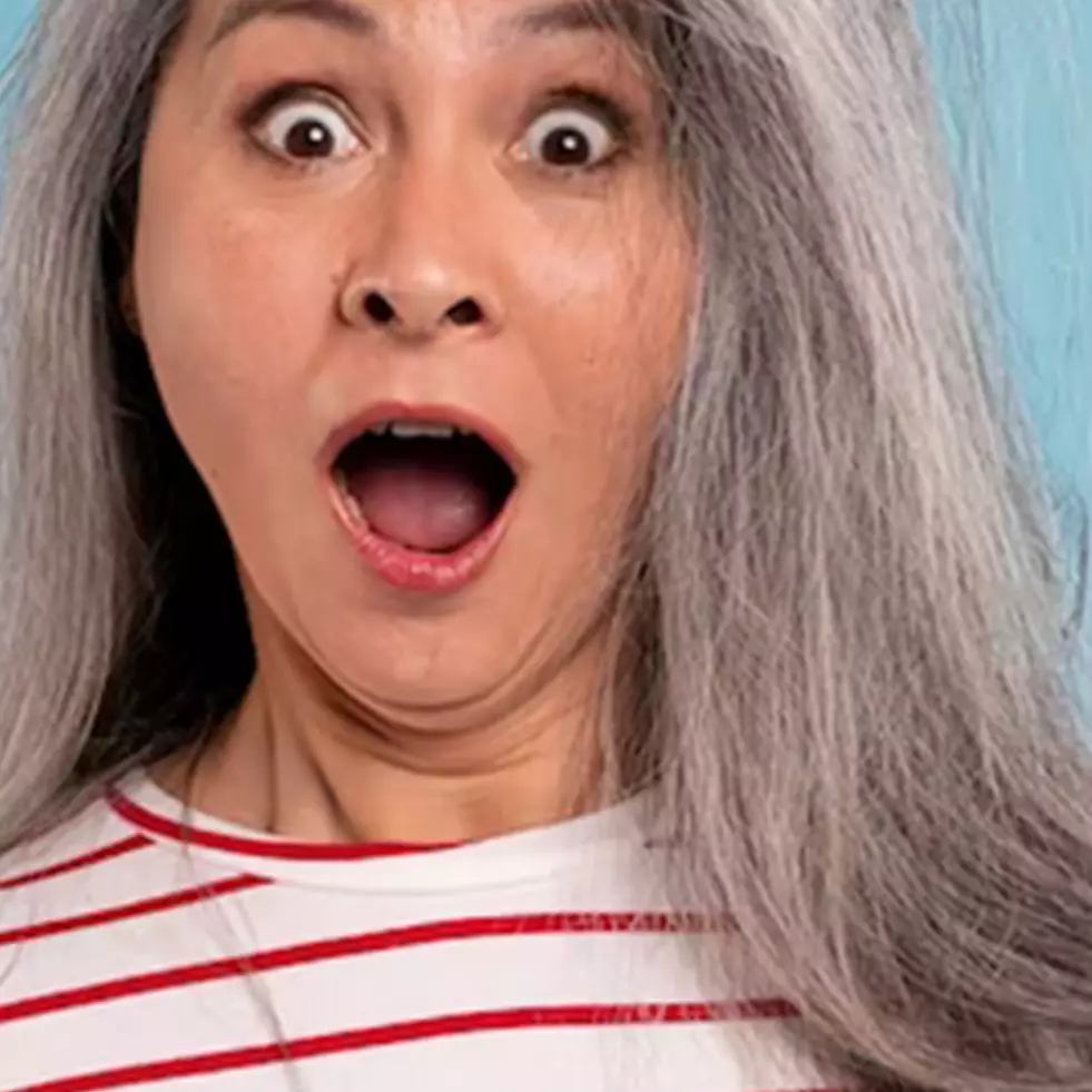 Bukan pakai pinset, begini trik mencabut uban sampai ke akar hanya pakai 1 alat tulis