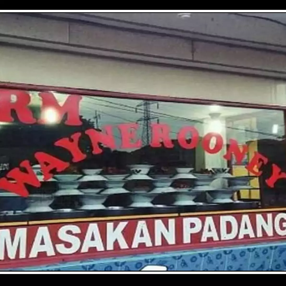 Cara kreatif agar laku, 13 spanduk lucu pakai nama tokoh terkenal ini tulisannya bikin baca 2 kali